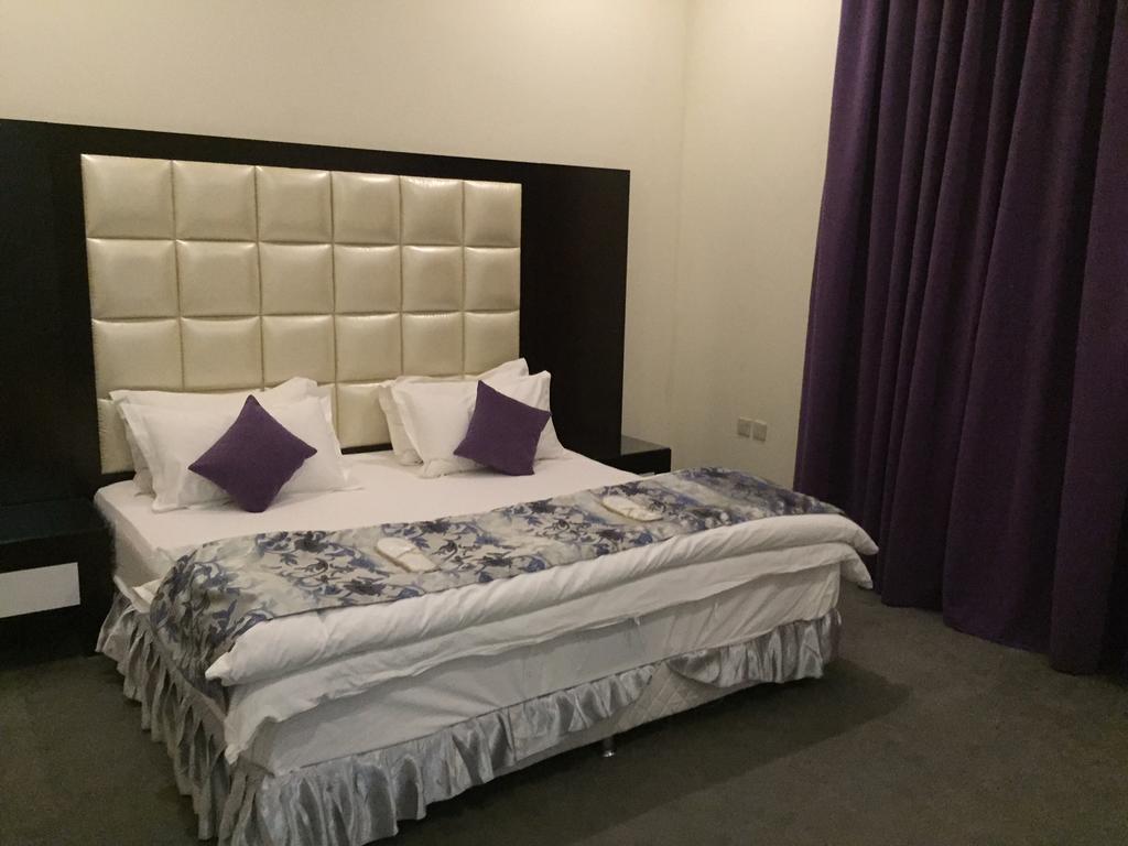 Terhal Hotel Suites Ha'il Bagian luar foto